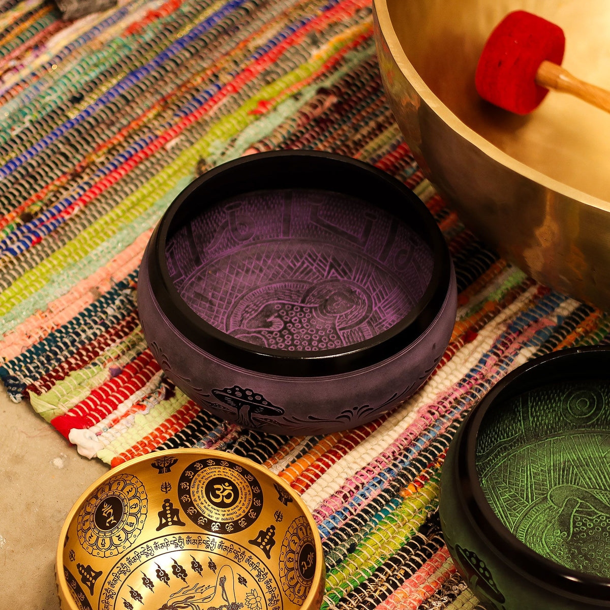 Product image of Extra Loud - Mushroom Singing Bowl - Purple Haze (23x10.5cm, 1.3kg) (view 5), showing a singing bowl with a purple colourway; size details including 5cm, 1.3kg.
